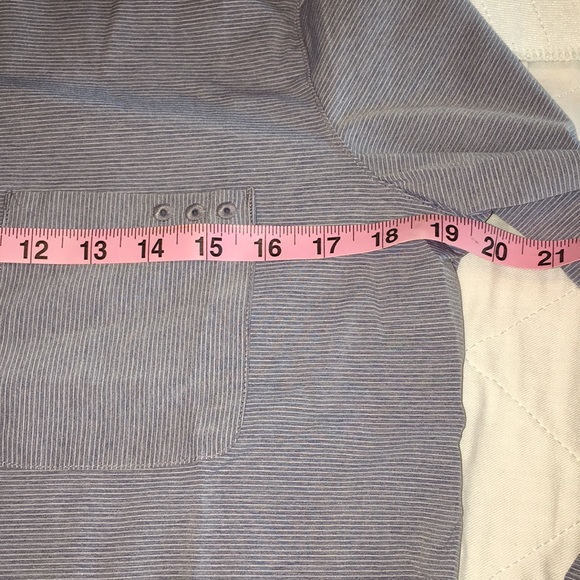 Columbia Women’s Reel Relaxed Woven Long Sleeve - Picture 4 of 16